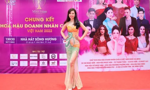 Doanh nhân Thái Hậu cỗ vũ các thí sinh Hoa hậu Doanh nhân Châu Á Việt Nam 2022