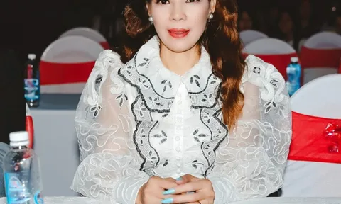 BST đầy phóng khoáng và thanh lịch của nhà thiết kế Thân Hoàng Bích Thủy mang đến bán kết Hoa hậu Doanh nhân Biển 2023