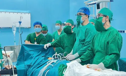 Lần đầu tiên ca phẫu thuật nội soi được thực hiện thành công tại Côn Đảo