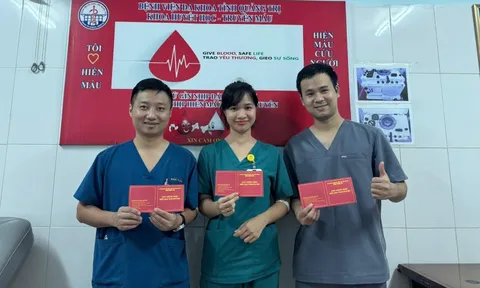 Y bác sĩ hiến máu khẩn cấp cứu bệnh nhân người Lào trong vụ xe tải lao vào chợ