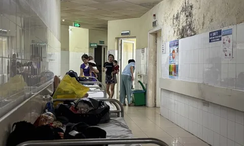 Đà Nẵng: Trẻ mắc cúm virus nhập viện tăng cao, nhiều ca nằm ngoài hành lang