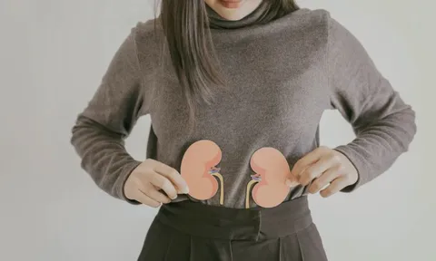 Cô gái 29 tuổi "bỏ quên" dụng cụ y tế trong bụng 1 năm rưỡi