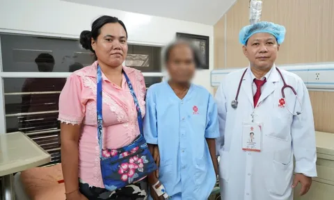 Tưởng chừng không còn cơ hội, bệnh nhân nước ngoài được bác sĩ Việt cứu sống