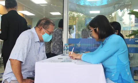 Đã ngưng khám BHYT nhưng bệnh nhân vẫn đăng ký, bệnh viện nói gì?