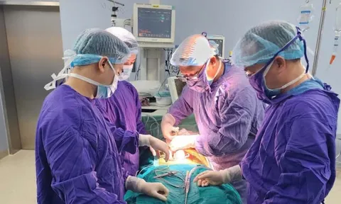 Tai nạn khi “cứu bóng” khiến thanh niên phải cắt bỏ tinh hoàn