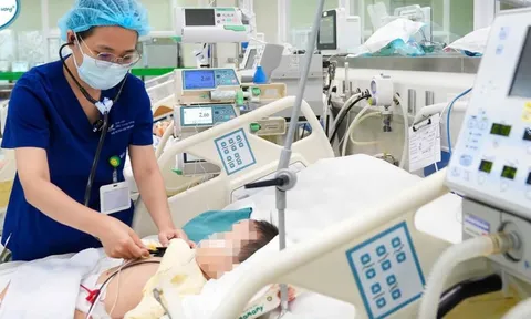 Sai lầm thường gặp khi sơ cứu trẻ uống nhầm dầu thắp đèn