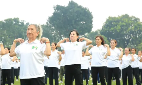 Màn đồng diễn dưỡng sinh hoành tráng chưa từng có