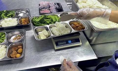 Dinh dưỡng cho bệnh nhân là "vũ khí" hồi phục sức khỏe