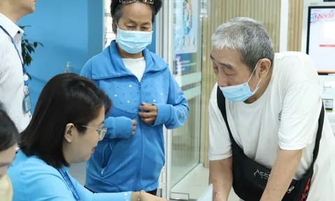 Người cao tuổi TP HCM cần làm thủ tục gì để được nhận thẻ BHYT miễn phí?