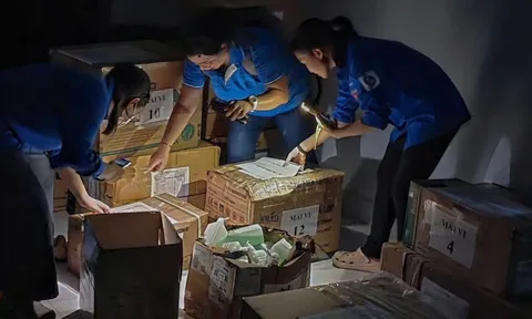 Bác sĩ TP HCM chi viện vùng lũ Đắk Lắk, lan tỏa nhiều câu chuyện đẹp