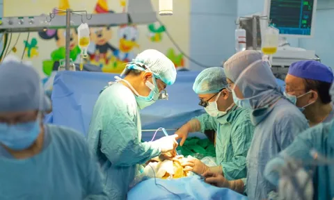 Hơn hai thập kỷ ghép tạng nhi, hàng chục trẻ em được cứu sống