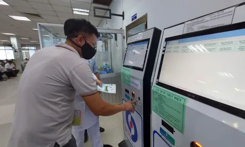 Người dân TPHCM đi khám bệnh không hài lòng, có thể phản ánh ngay