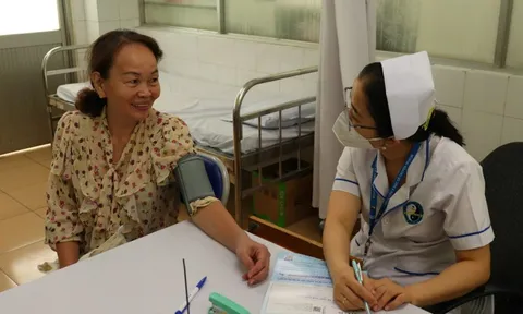 Hỗ trợ 100% mức đóng BHYT cho 7 đối tượng từ 1-1-2026 tại TPHCM