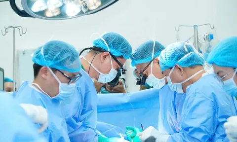 Ghép tim thành công cho thiếu niên 15 tuổi