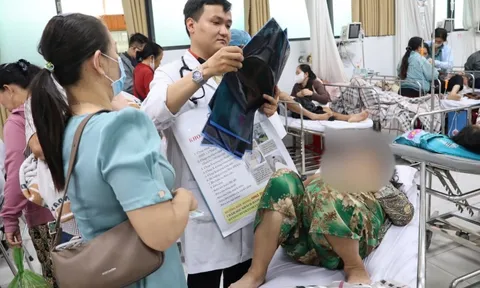 Chạy đua với "giờ vàng" cứu người