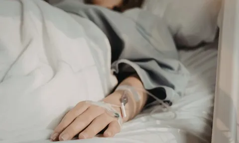 Tử vong sau truyền dịch tại nhà, nghi sốc phản vệ