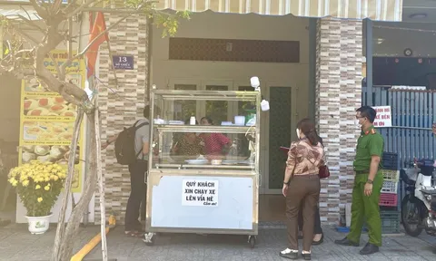 Thêm nhiều người nhập viện sau khi ăn bánh mì "không tên" ở TPHCM