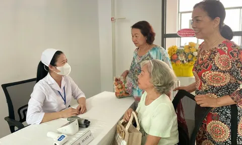 TPHCM tăng cường bác sĩ cho trạm y tế, hướng tới miễn viện phí cơ bản