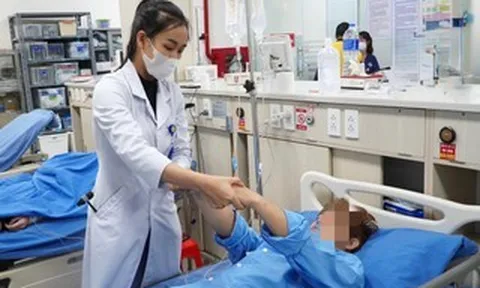 Nam thanh niên co giật sau khi hít bóng cười