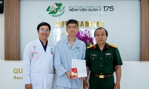 Đau âm ỉ rồi diễn tiến nhanh, nam sinh viên suýt mất tinh hoàn