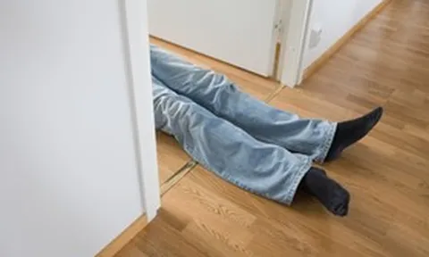 Chàng trai 26 tuổi đột ngột tử vong lúc ngủ, những "tín hiệu cầu cứu" từ cơ thể bị bỏ lỡ đầy ám ảnh