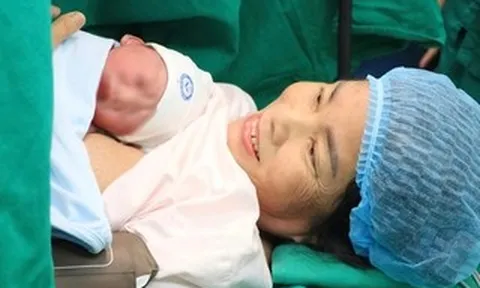 Sản phụ 60 tuổi sinh con trai 2,8 kg