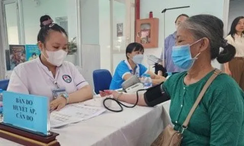 Hơn 63% người dân TPHCM khám tầm soát hôm 5-4 có vấn đề sức khỏe