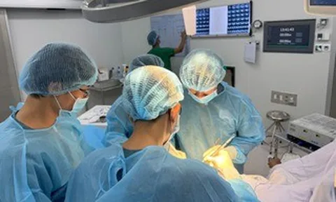 Nguy kịch vì chủ quan, trì hoãn trị sỏi thận