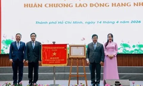 Bệnh viện Ung Bướu TPHCM long trọng đón nhận Huân chương Lao động hạng Nhất