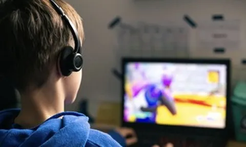 Cảnh báo nóng sau vụ thiếu niên tử vong vì "cày" game xuyên đêm