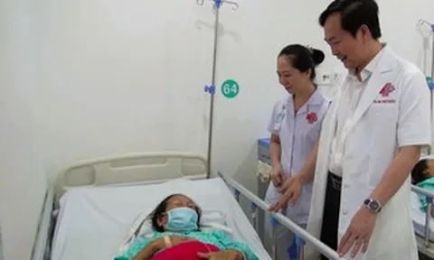 Cụ bà 82 tuổi nguy kịch vì xuất huyết ruột non hiếm gặp