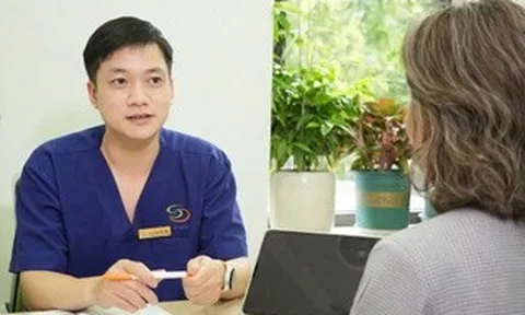 "Bốc hỏa", mất ngủ tuổi mãn kinh có cần điều trị?