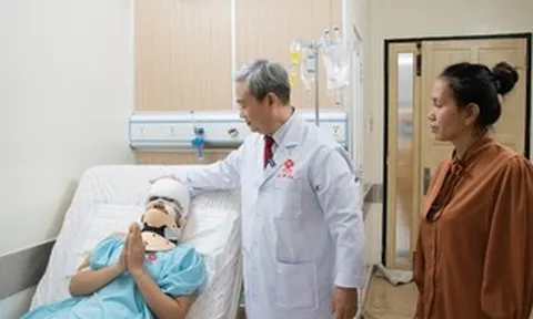 Tai nạn lao động nghiêm trọng, cô gái 26 tuổi bị máy tuốt lúa cuốn lột da đầu