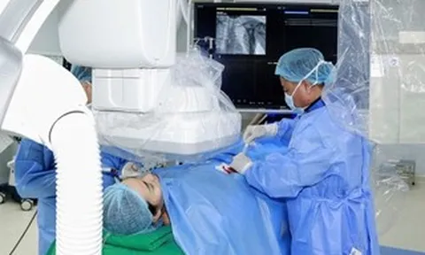 Cô gái thoát cơn tim đập dồn dập nhờ sóng cao tần