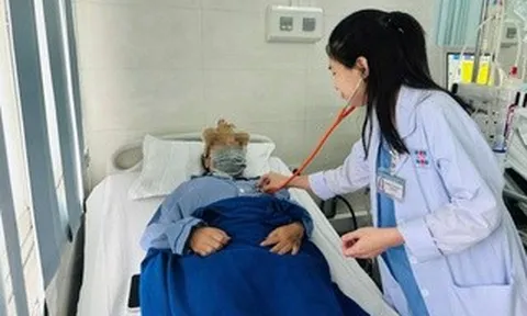 NGƯỜI THẦY THUỐC TRONG TÔI: Lặng thầm níu giữ sự sống