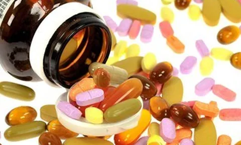 Uống thuốc bổ vô tội vạ, thói quen bào mòn lá gan của người Việt