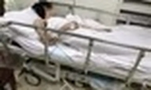 Người đàn ông 30 tuổi phát hiện ung thư phổi sau 6 tháng đau vai, bác sĩ dặn: 4 vị trí đau là ung thư "gặm nhấm"
