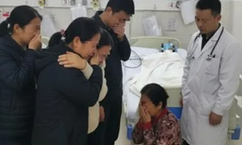Người phụ nữ đang khỏe mạnh bỗng nhồi máu não rồi qua đời, BS sửng sốt: "Sao lại làm thế ngay sau khi ăn?"