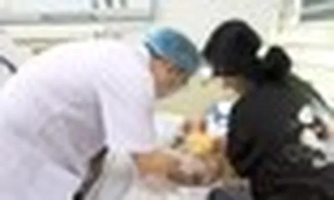Bé 13 tháng tuổi phát hiện ung thư tinh hoàn: Bác sĩ khuyến cáo