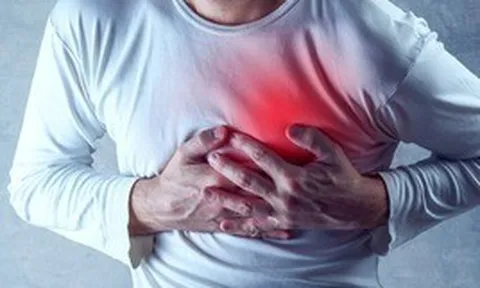 Hay bị giật mình và có thêm 3 triệu chứng này, cẩn thận trái tim đang gặp nguy