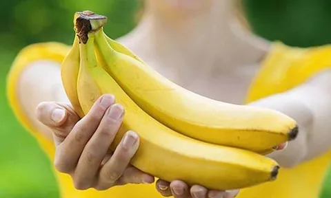 Cặp đôi ăn chuối "kiểu lạ" để chữa táo bón, bác sĩ hoảng sợ cảnh báo nguy cơ tử vong