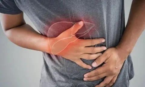 Nam thanh niên không uống rượu vẫn bị gan nhiễm mỡ nặng, bác sĩ chỉ rõ "thủ phạm" là thói quen "cực độc"