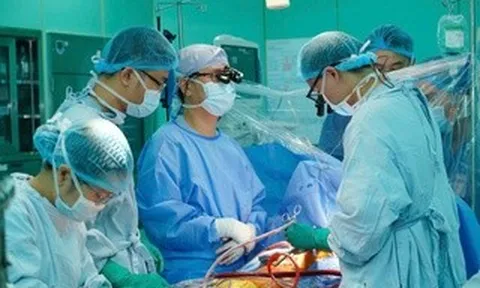 Người thầy thuốc trong tôi: Hành trình vá tim lỗi nhịp