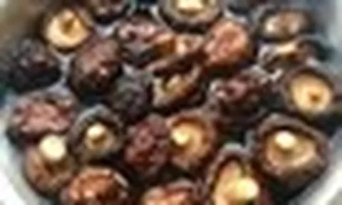 Sai lầm phổ biến khi ngâm đồ khô có thể ảnh hưởng sức khỏe nghiêm trọng