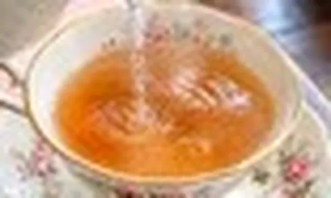 Không phải chanh! Uống nước ấm với 1 thìa này mỗi sáng mới "hỗ trợ" đốt mỡ, chống già, phòng ung thư