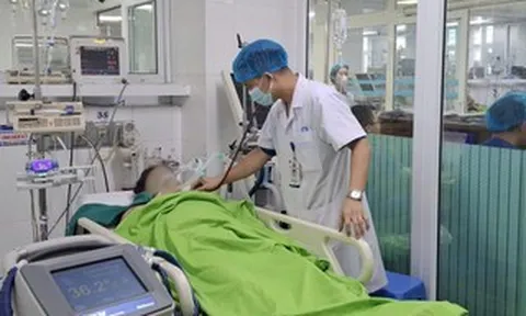 Hai người đàn ông nhập viện vì sốc nhiệt giữa đợt nắng nóng gay gắt