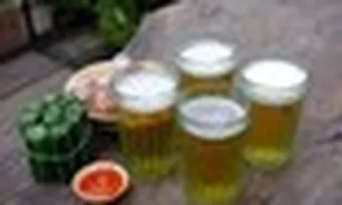 Trời nóng uống bia để giải nhiệt: Chuyên gia cảnh báo càng uống càng mất nước