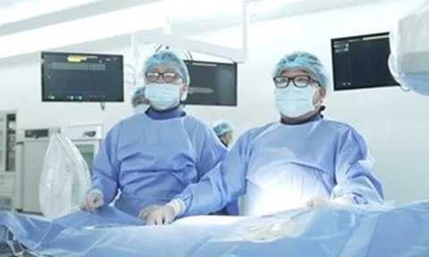 Bệnh nhân vừa được can thiệp cầm máu lại đột quỵ cấp