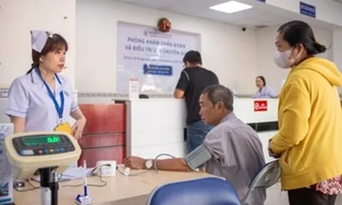 Khám chữa bệnh ngày nghỉ vẫn có thể được hưởng BHYT