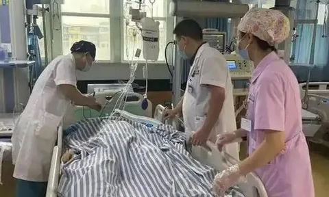 Nam thanh niên 30 tuổi tử vong sau 2 tiếng làm việc giữa nắng nóng, bác sĩ cảnh báo thói quen "cực độc"